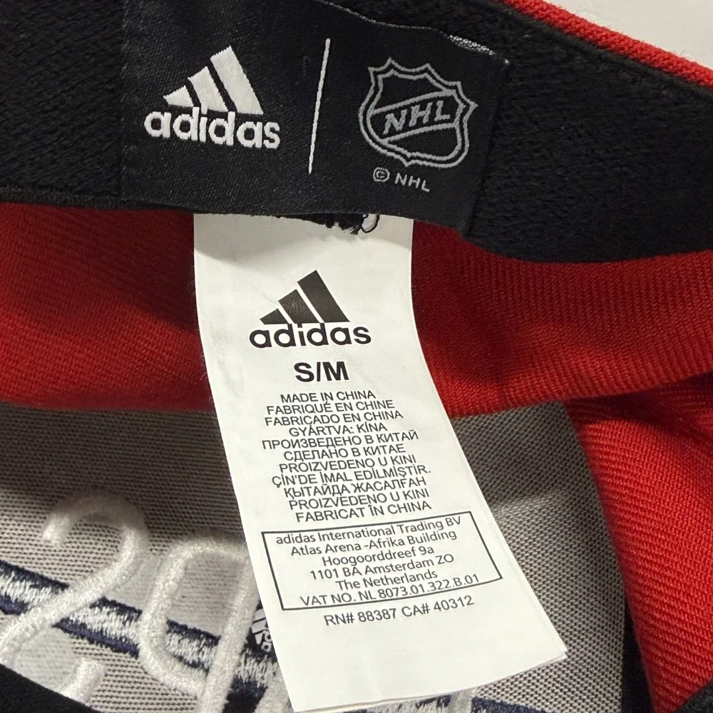 Adidas Washington Capitals NHL Red Flat Brim Stretch Fit Hat S/M CAPS Logo